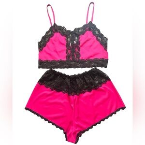 Vintage Hot Pink & Black! Featherbed New York Gorgeous 2 Piece PJ Set! Size M